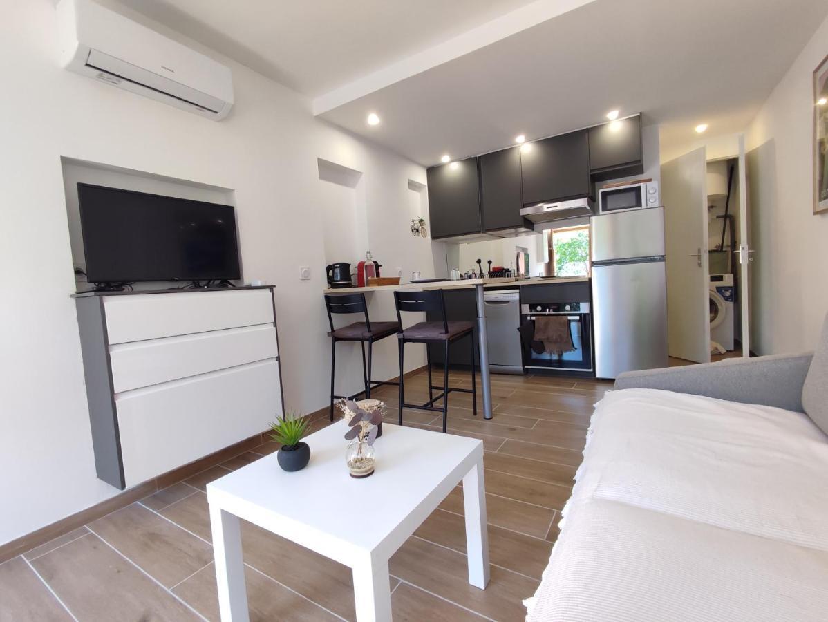 Charmant Studio Lavandou - 500M Plage เลอลาวองดูว์ ภายนอก รูปภาพ