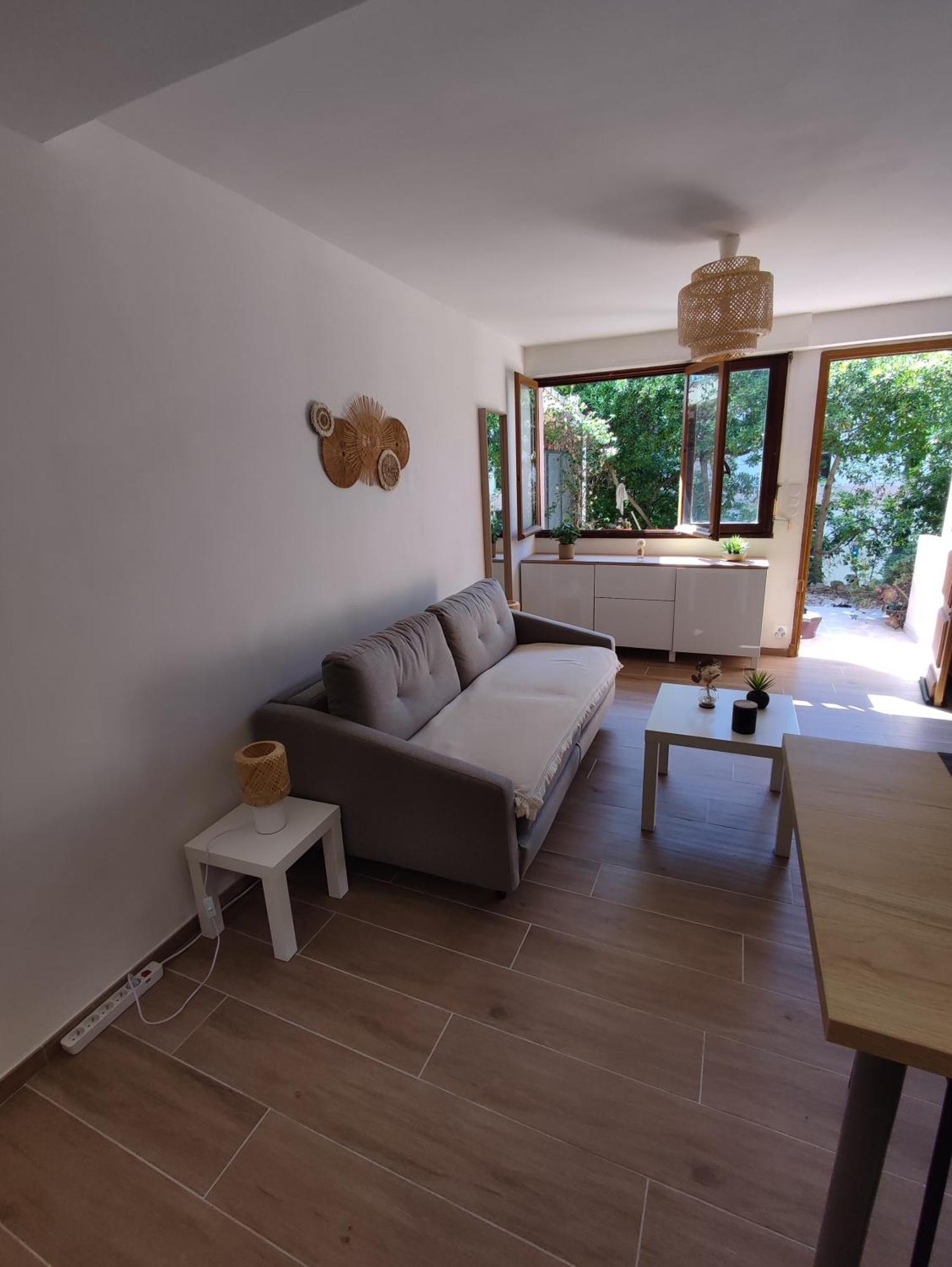 Charmant Studio Lavandou - 500M Plage เลอลาวองดูว์ ภายนอก รูปภาพ